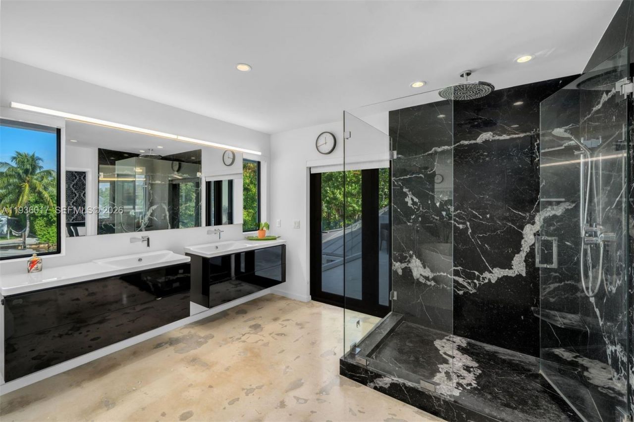 121 Knollwood Drive, Key Biscayne, FL 33149 Photo