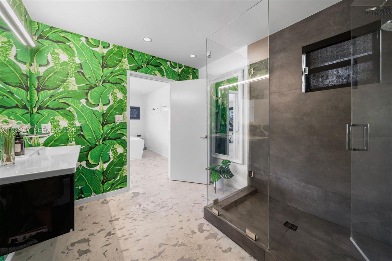 121 Knollwood Drive, Key Biscayne, FL 33149 Photo