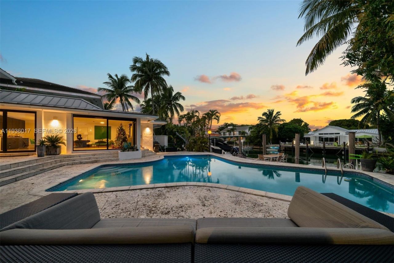 121 Knollwood Drive, Key Biscayne, FL 33149 Photo