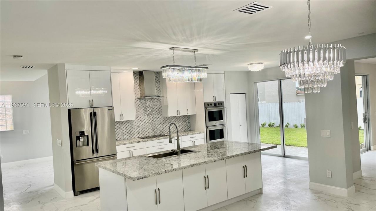 212 SW 179th Avenue, Pembroke Pines, FL 33029 Photo