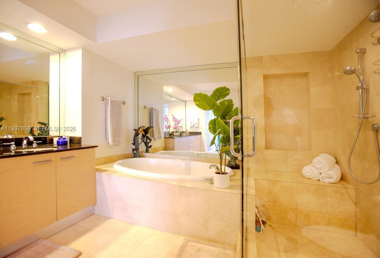 1850 S Ocean Dr, Unit 1004, Hallandale Beach, FL 33009 Photo