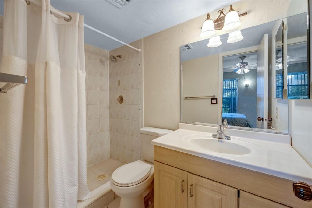 3774 Inverrary Boulevard, Unit 104P, Fort Lauderdale, FL 33319 Photo