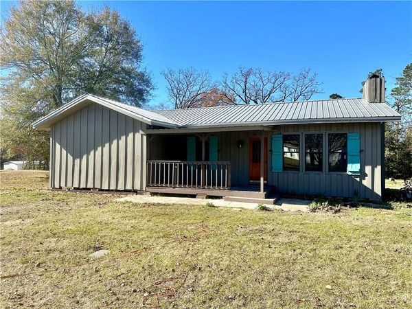 210 HOLLY MOORE Drive, Pineville, LA 71360