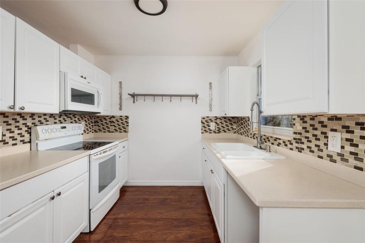 704 72nd Avenue N, Saint Petersburg, FL 33702 Photo