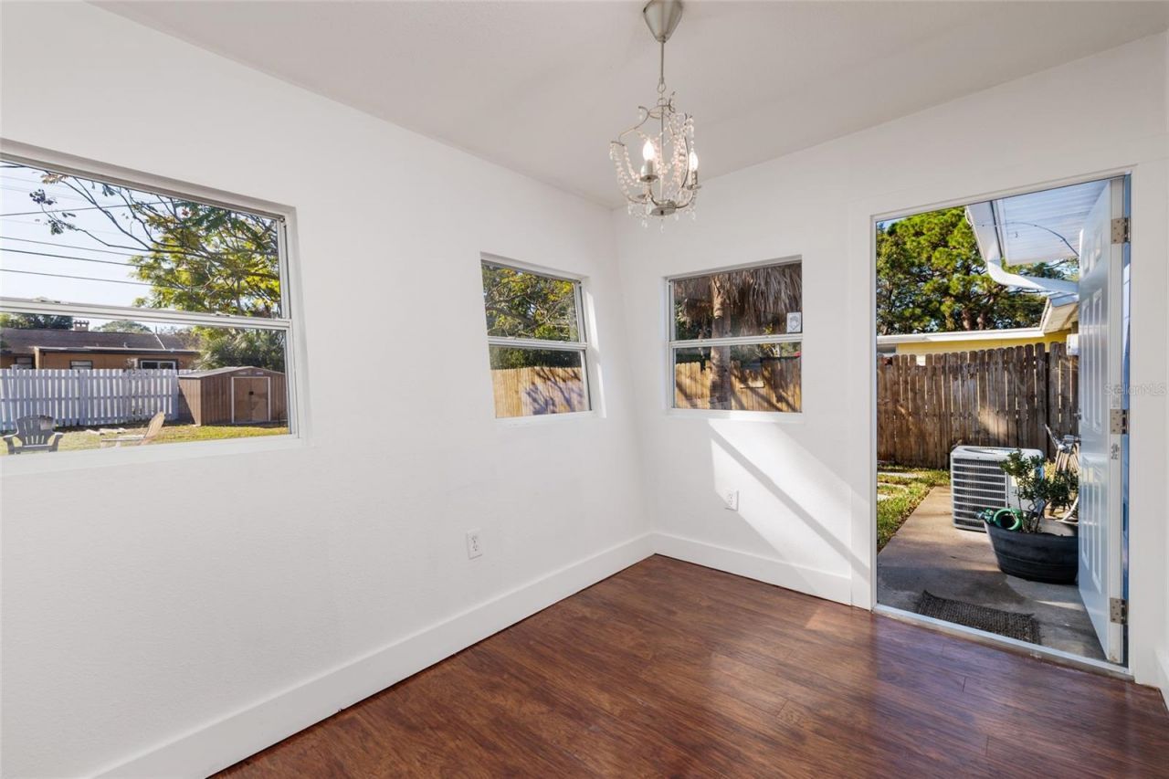 704 72nd Avenue N, Saint Petersburg, FL 33702 Photo