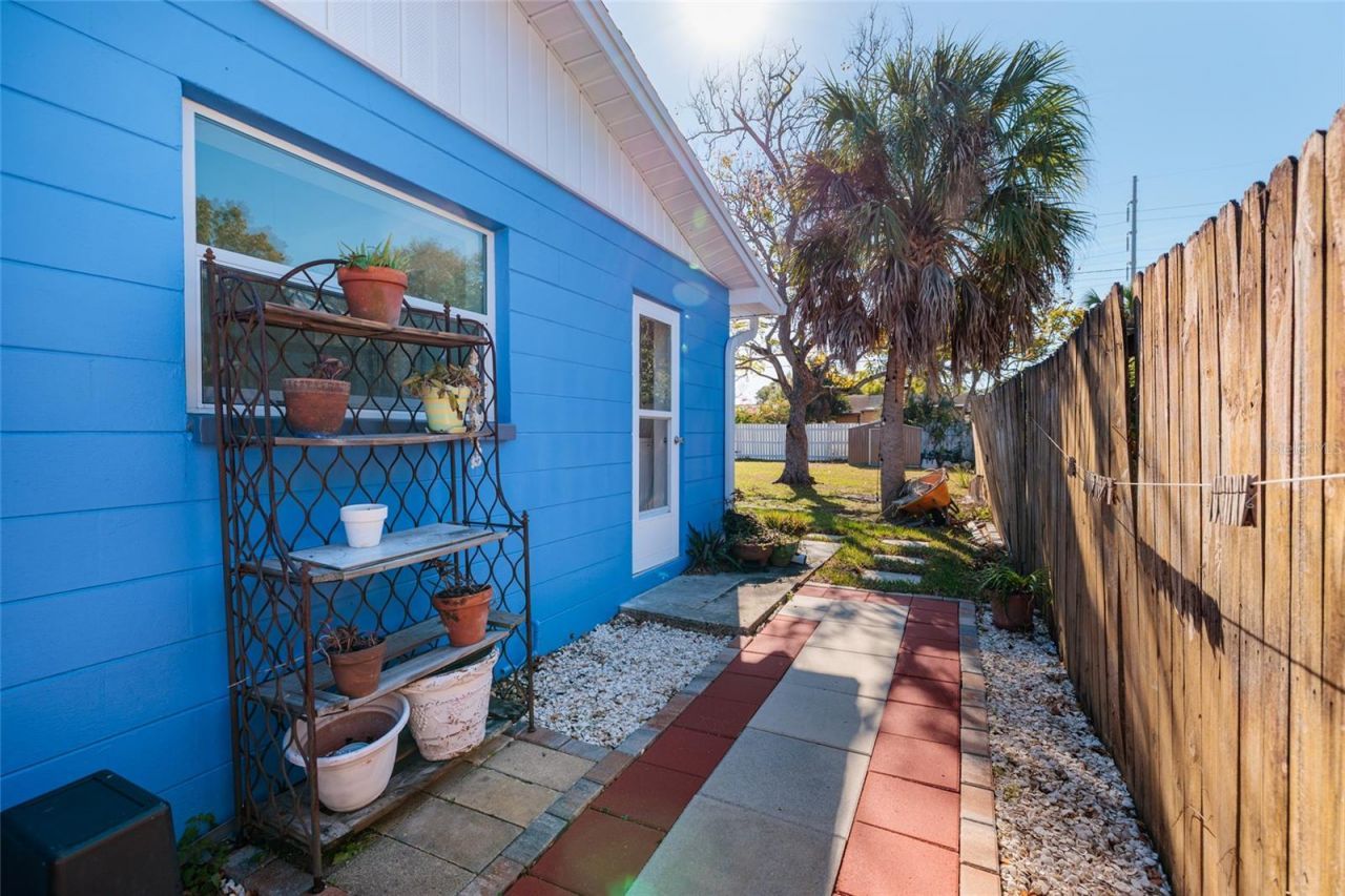 704 72nd Avenue N, Saint Petersburg, FL 33702 Photo