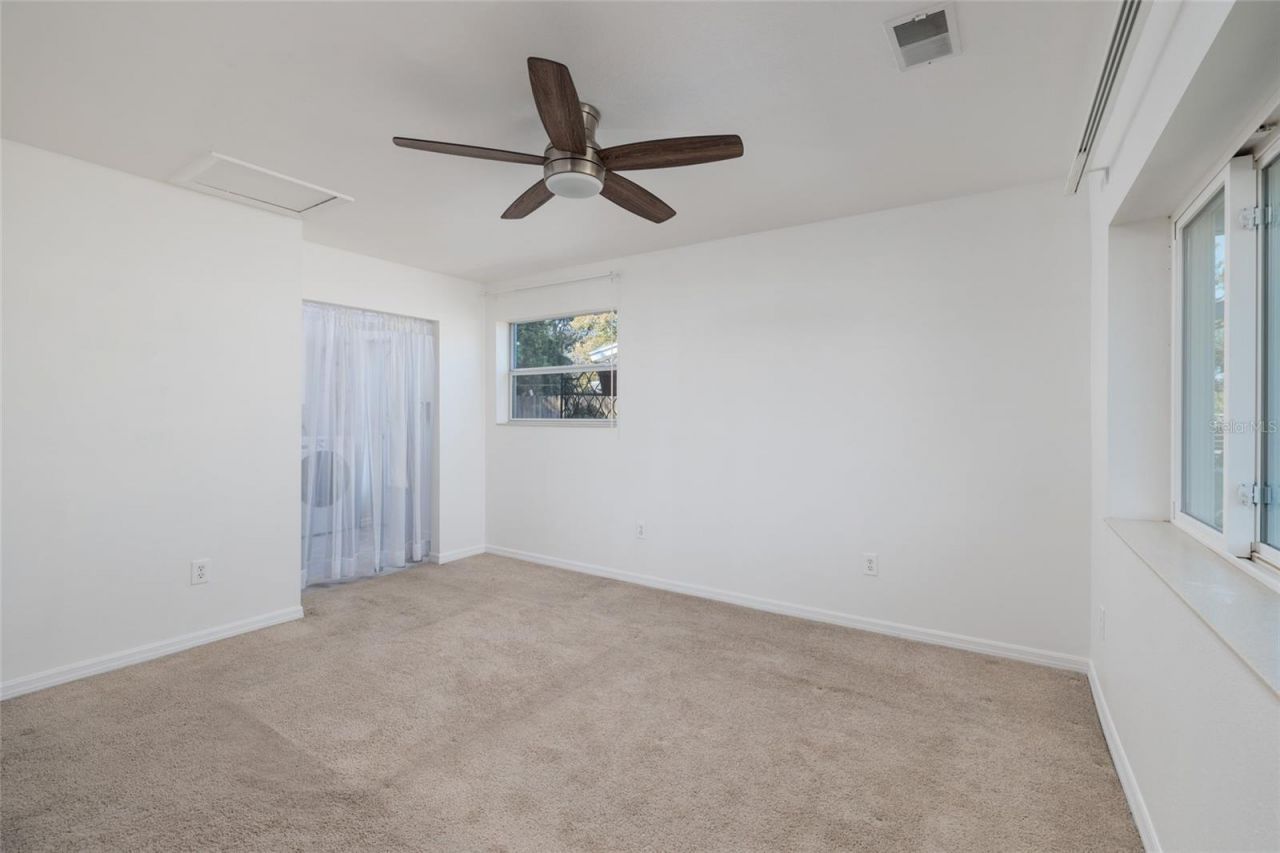 704 72nd Avenue N, Saint Petersburg, FL 33702 Photo