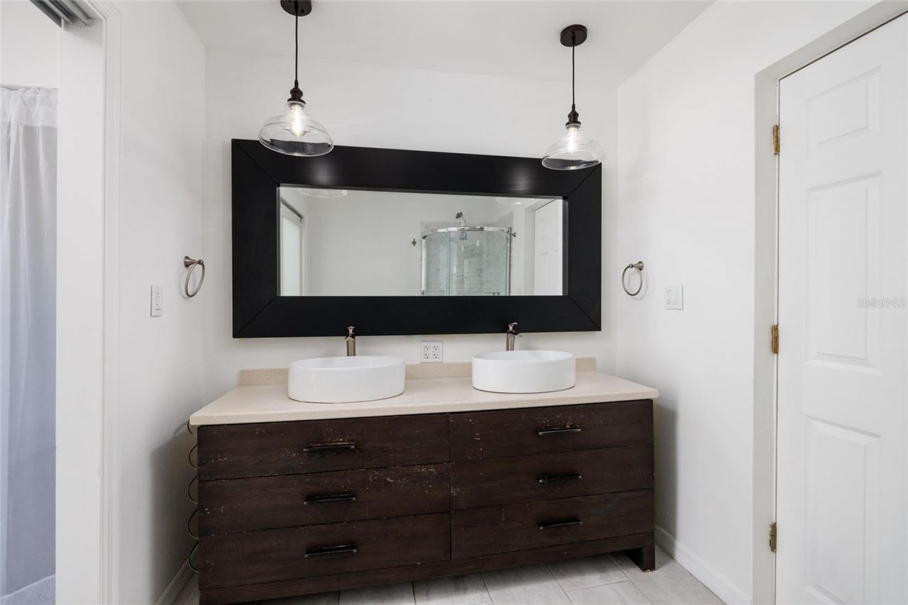 704 72nd Avenue N, Saint Petersburg, FL 33702 Photo