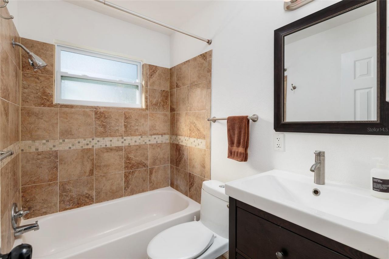 704 72nd Avenue N, Saint Petersburg, FL 33702 Photo