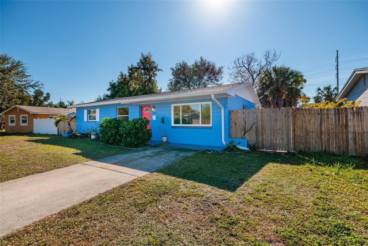 704 72nd Avenue N, Saint Petersburg, FL 33702 Photo