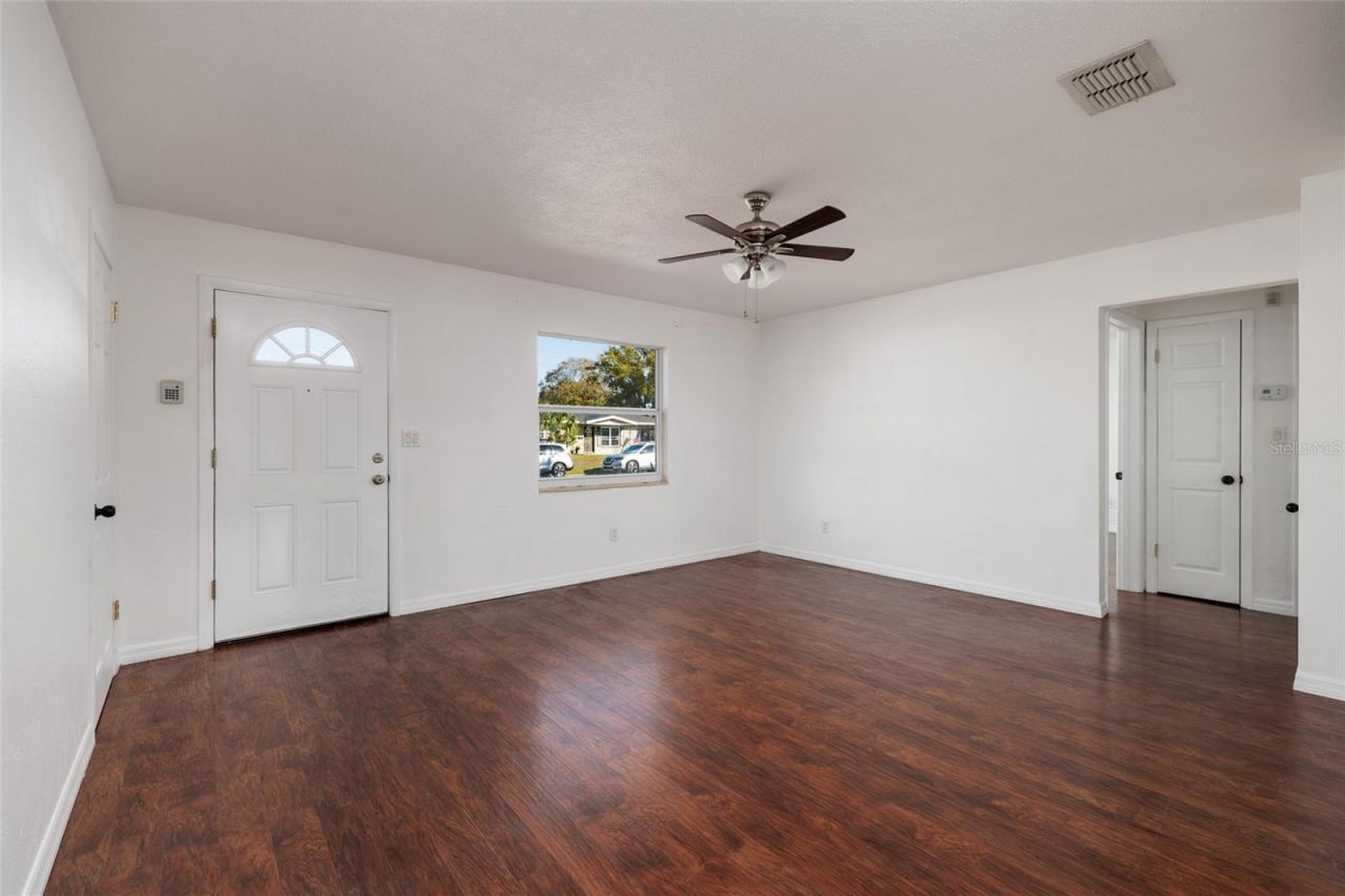 704 72nd Avenue N, Saint Petersburg, FL 33702 Photo