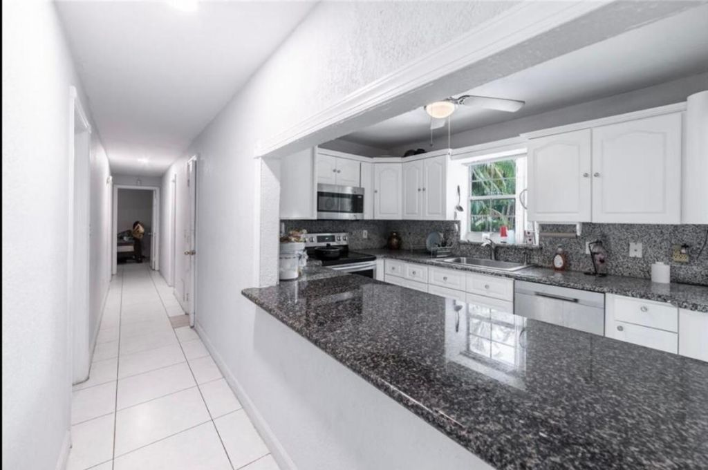 4416 W Broward Boulevard, Plantation, FL 33317 Photo