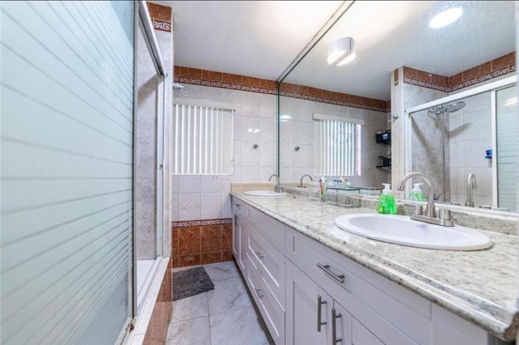 4416 W Broward Boulevard, Plantation, FL 33317 Photo