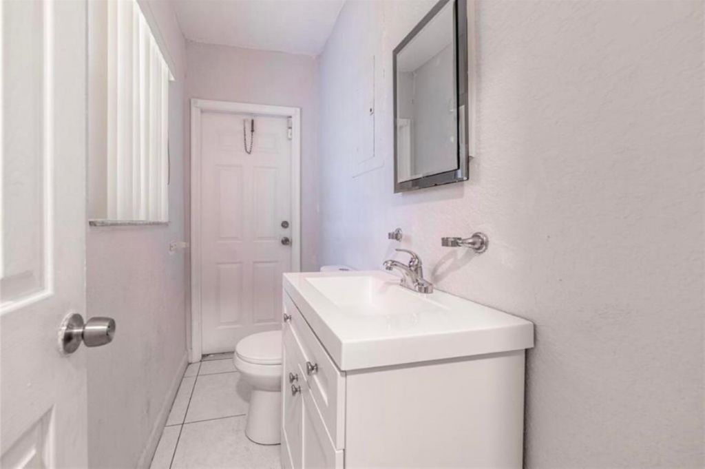 4416 W Broward Boulevard, Plantation, FL 33317 Photo