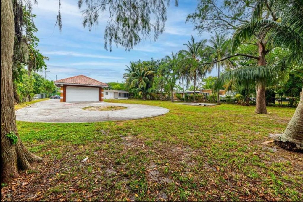 4416 W Broward Boulevard, Plantation, FL 33317 Photo