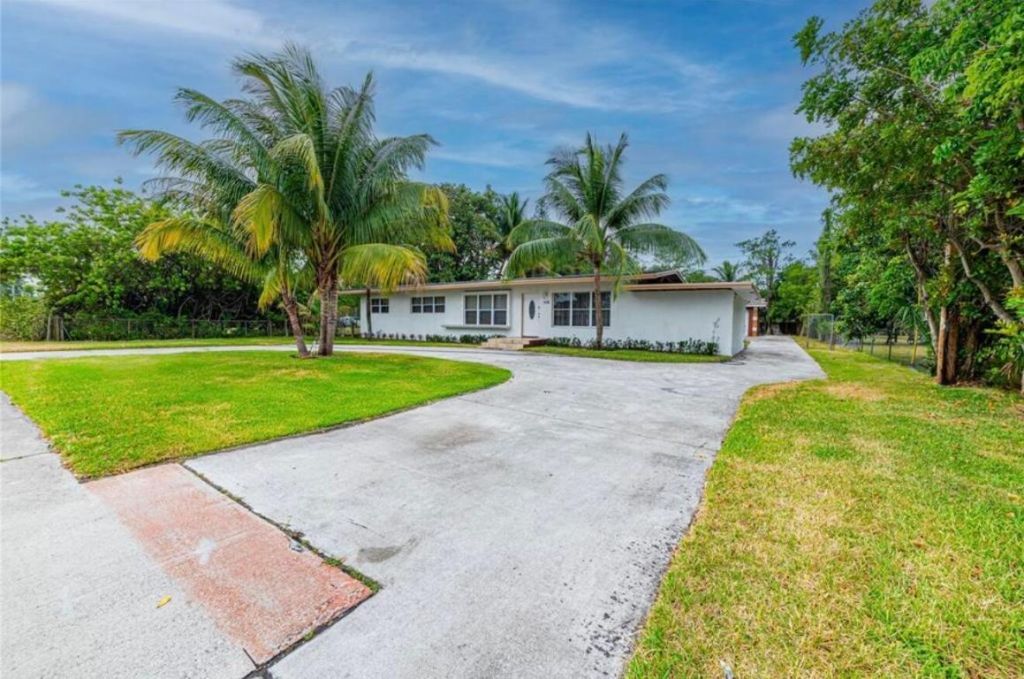 4416 W Broward Boulevard, Plantation, FL 33317 Photo