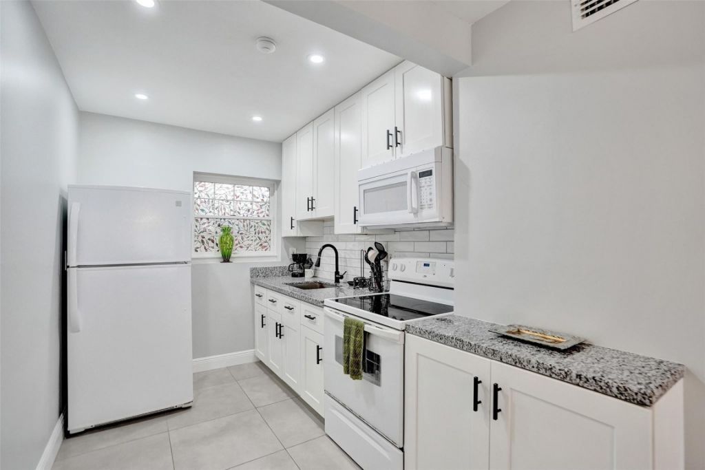 901 SE 14th Court, Unit 3, Fort Lauderdale, FL 33316 Photo