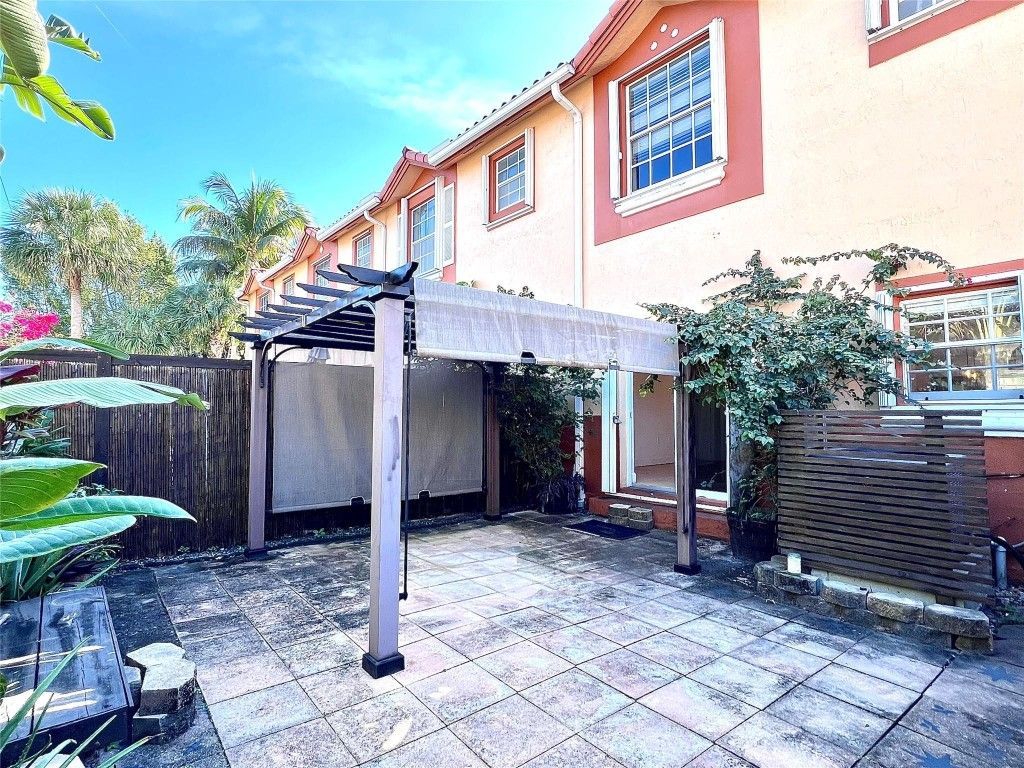 2314 Johnson Street, Unit 23D, Hollywood, FL 33020 Photo