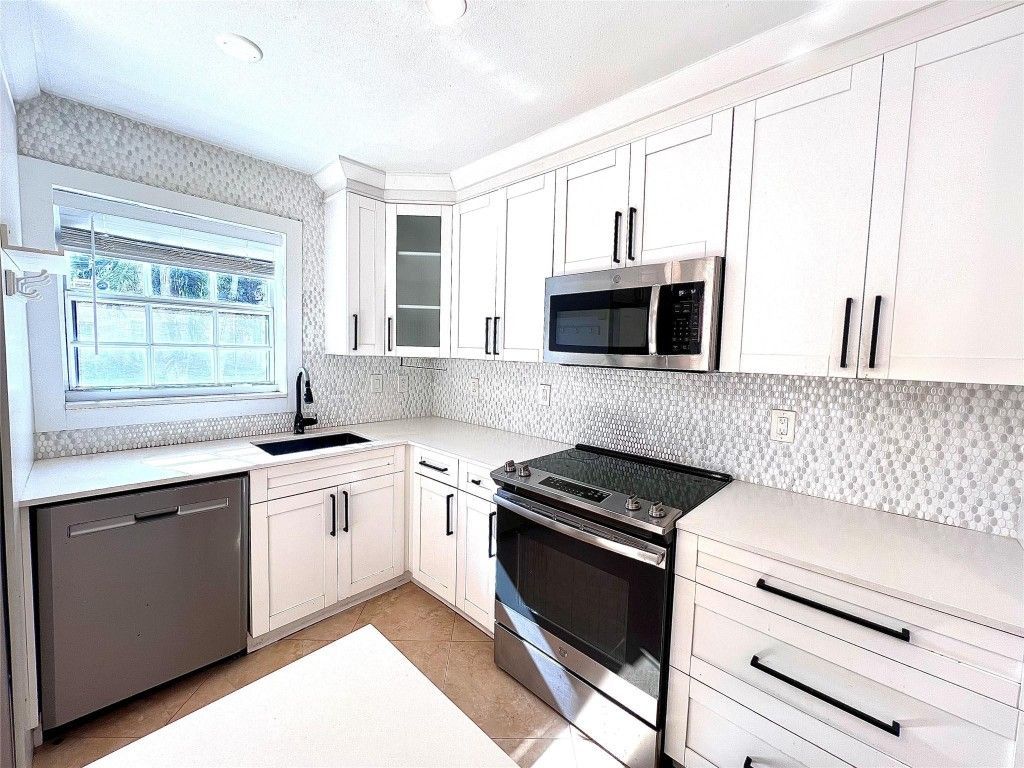 2314 Johnson Street, Unit 23D, Hollywood, FL 33020 Photo