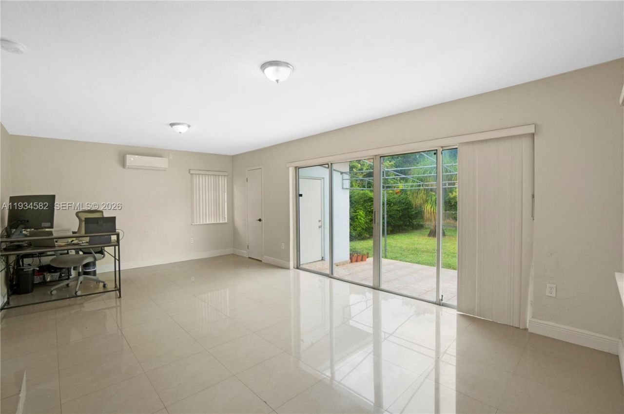 1245 NW 130th St, North Miami, FL 33167 Photo