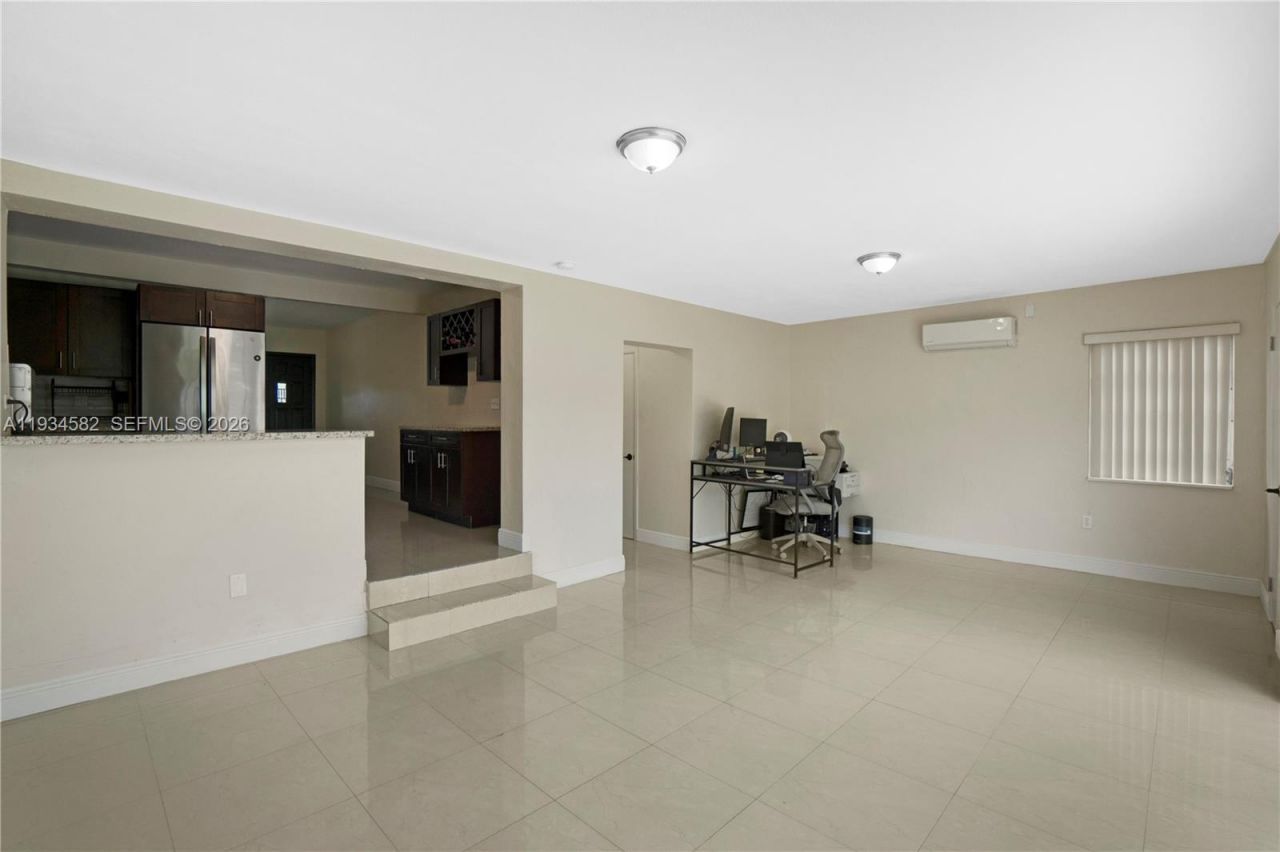 1245 NW 130th St, North Miami, FL 33167 Photo