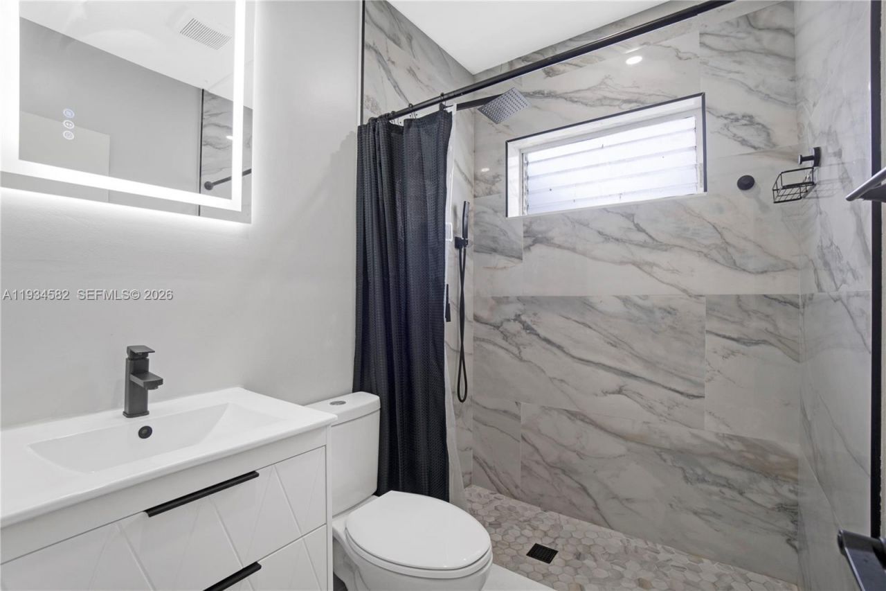 1245 NW 130th St, North Miami, FL 33167 Photo