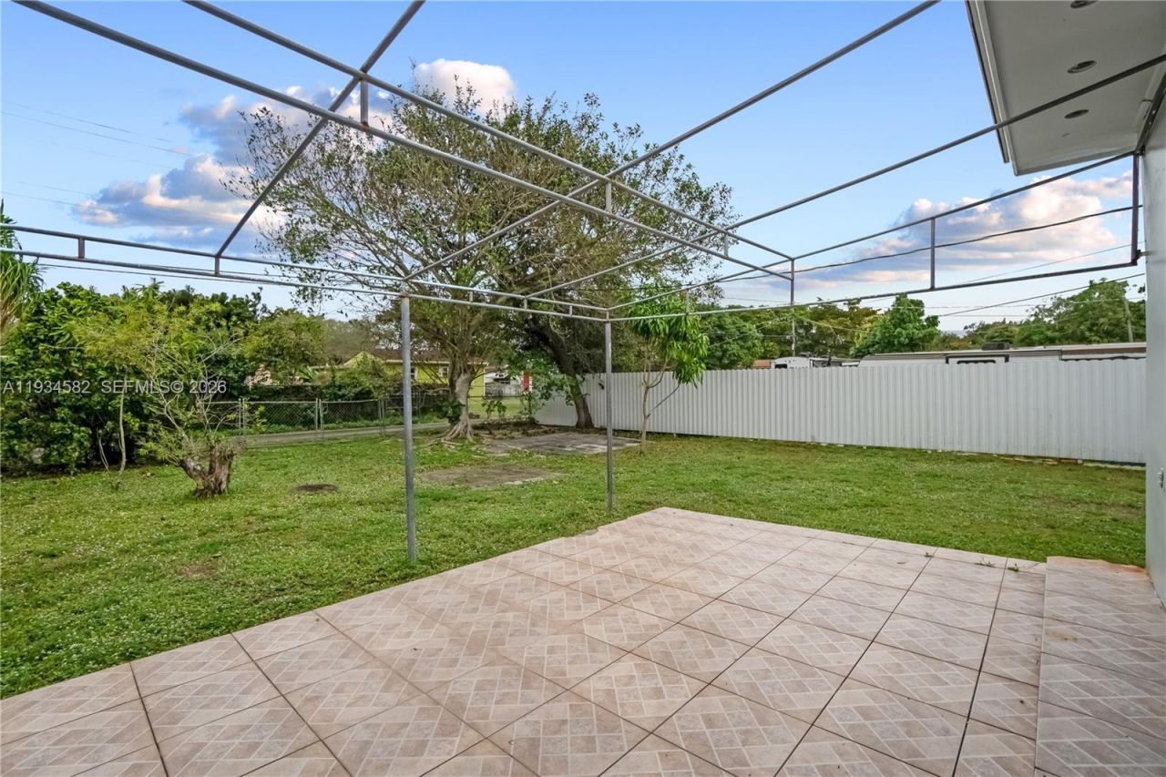 1245 NW 130th St, North Miami, FL 33167 Photo