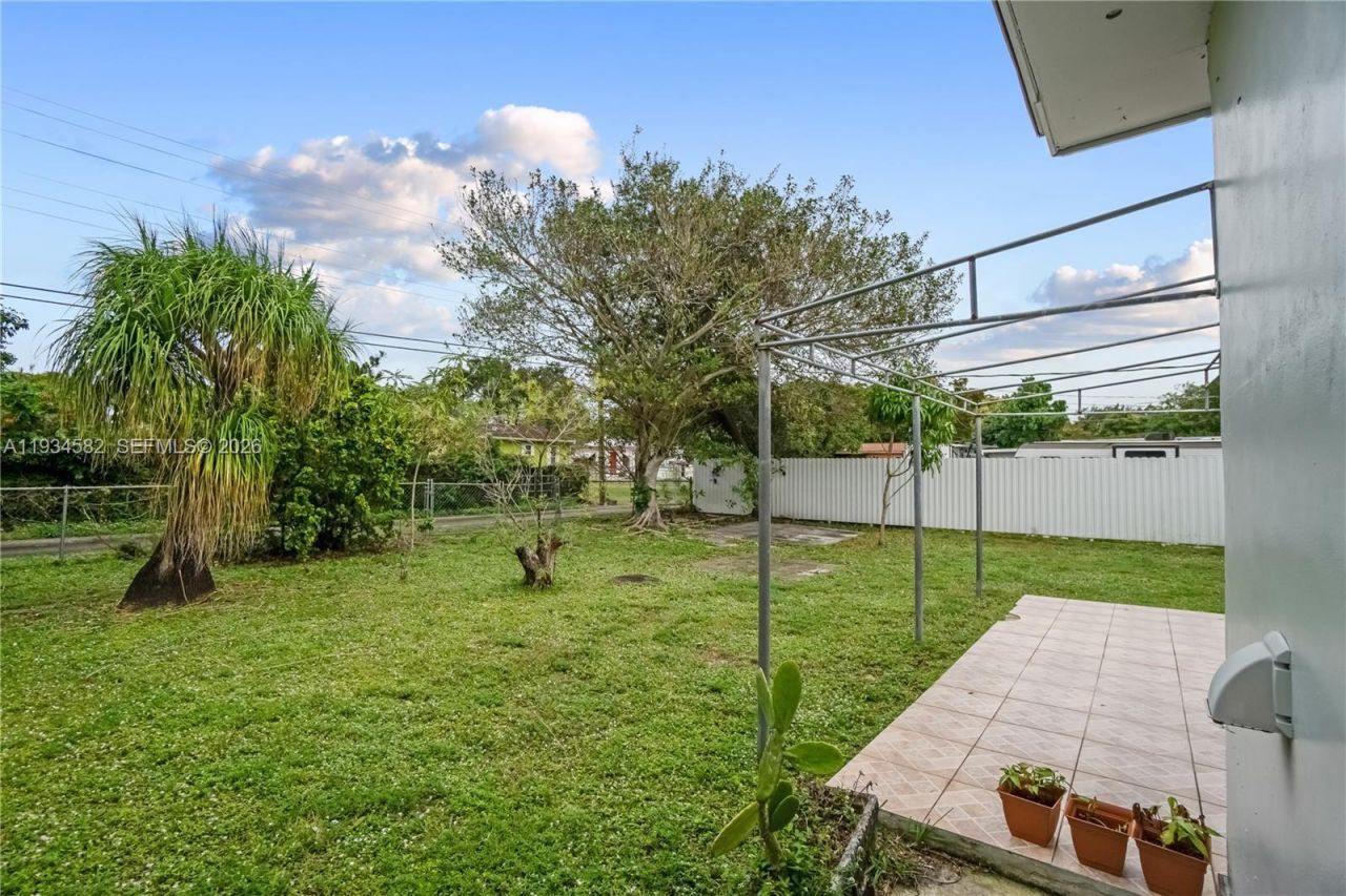 1245 NW 130th St, North Miami, FL 33167 Photo