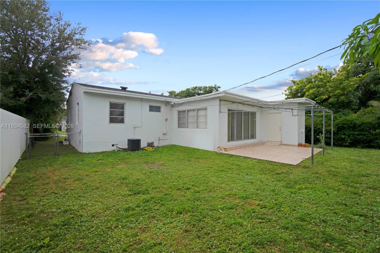 1245 NW 130th St, North Miami, FL 33167 Photo