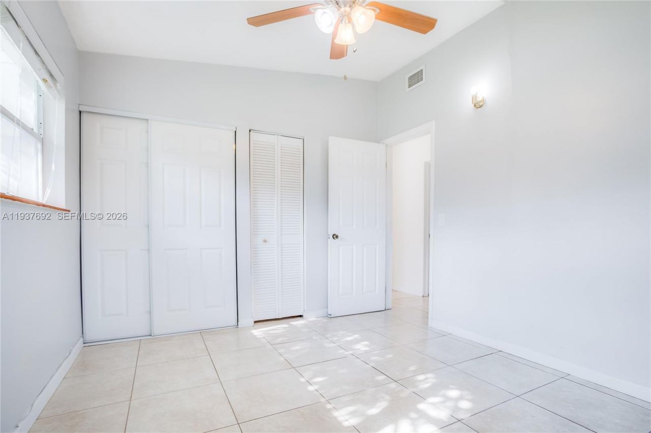 1305 11th Ct, West Palm Beach, FL 33401 Photo