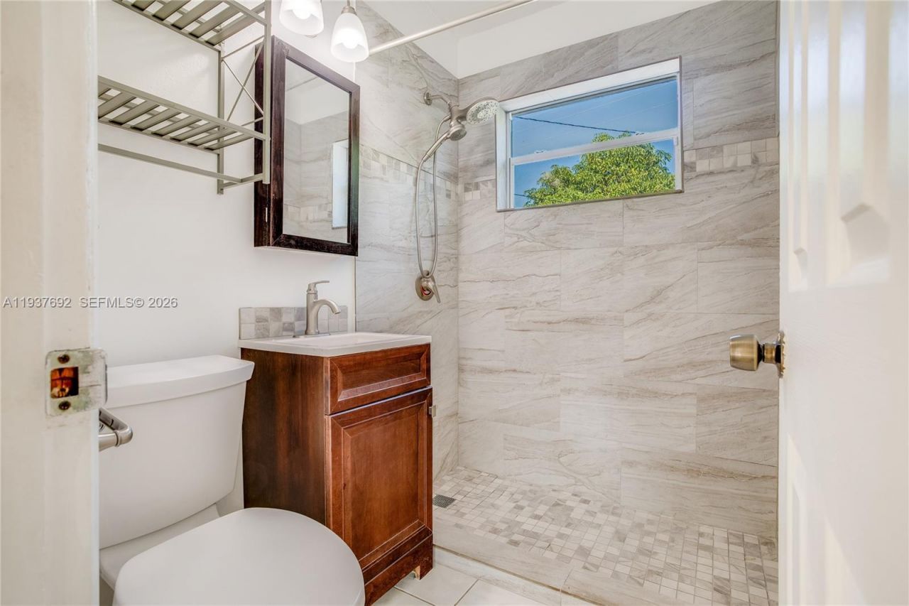 1305 11th Ct, West Palm Beach, FL 33401 Photo