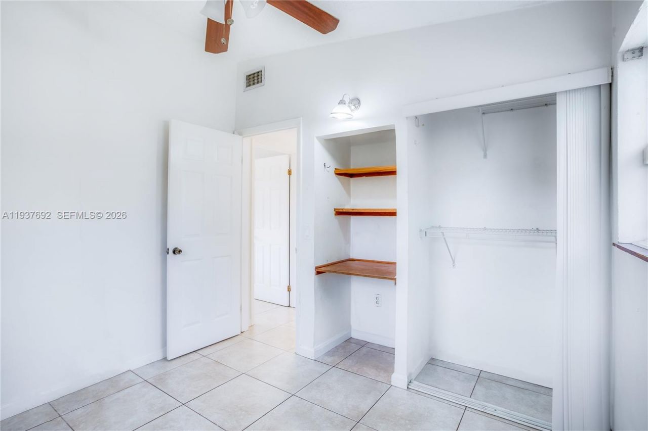 1305 11th Ct, West Palm Beach, FL 33401 Photo