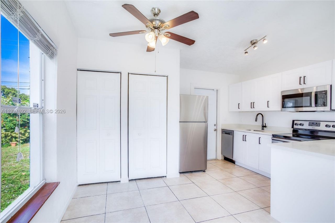 1305 11th Ct, West Palm Beach, FL 33401 Photo