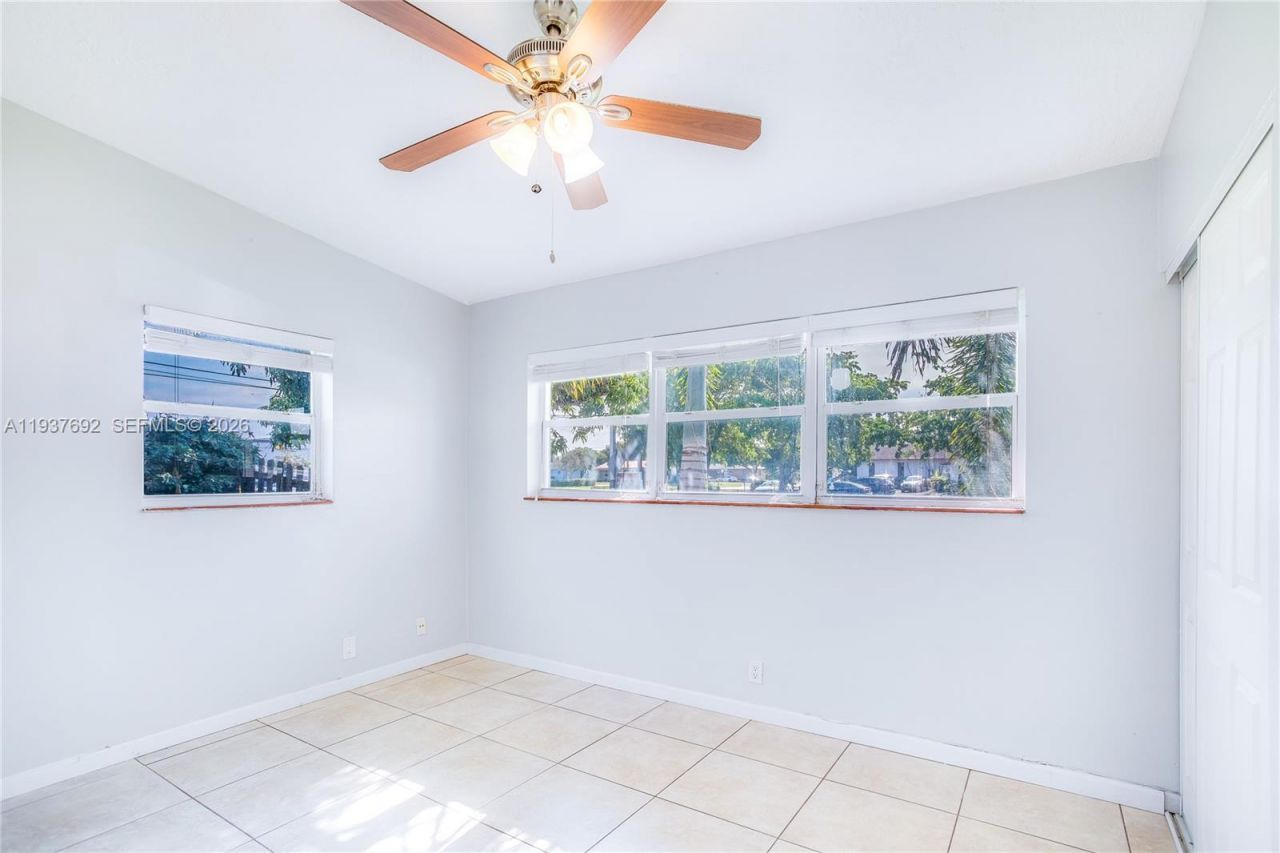 1305 11th Ct, West Palm Beach, FL 33401 Photo