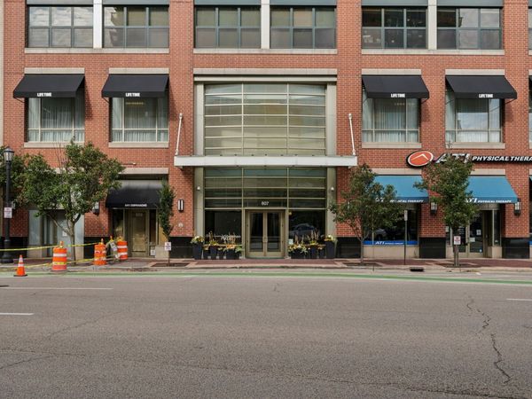 807 Davis Street, Unit 403, Evanston, IL 60201