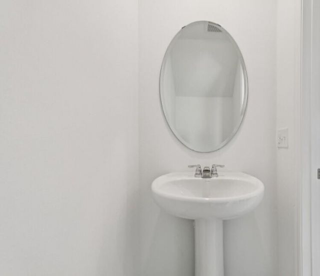 472 Colchester Court Photo 11