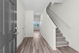 472 Colchester Court photo 4