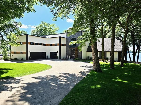 3711 Fairfield Street , Okoboji, IA 51355