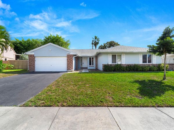 1060 Cedar Creek Way, Davie, FL 33325