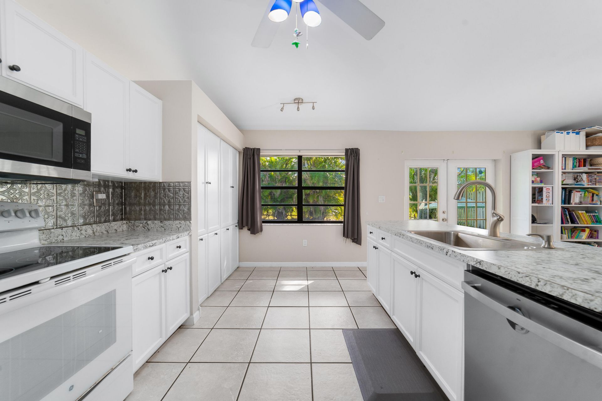 1060 Cedar Creek Way, Davie, FL 33325 Photo