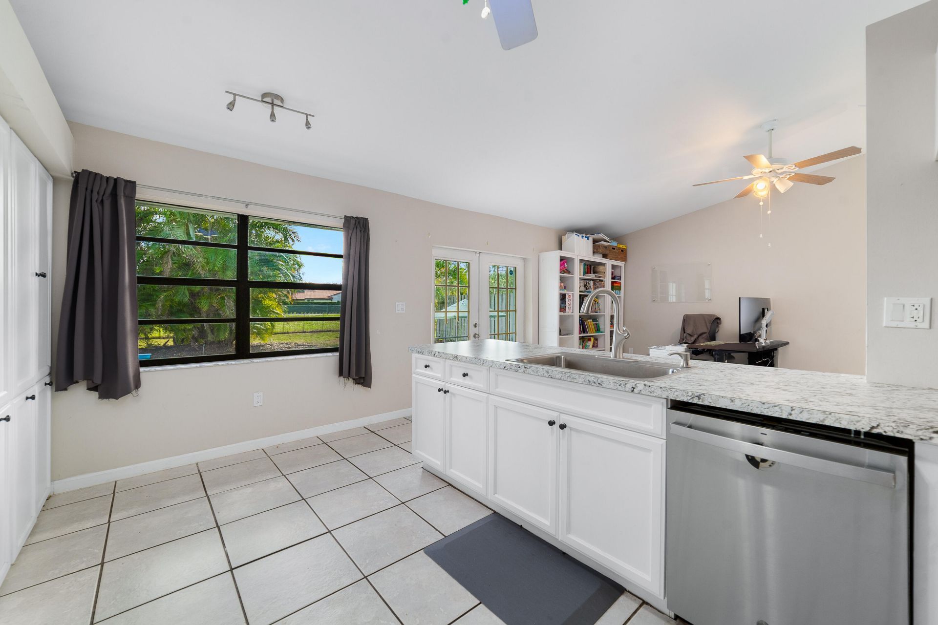 1060 Cedar Creek Way, Davie, FL 33325 Photo