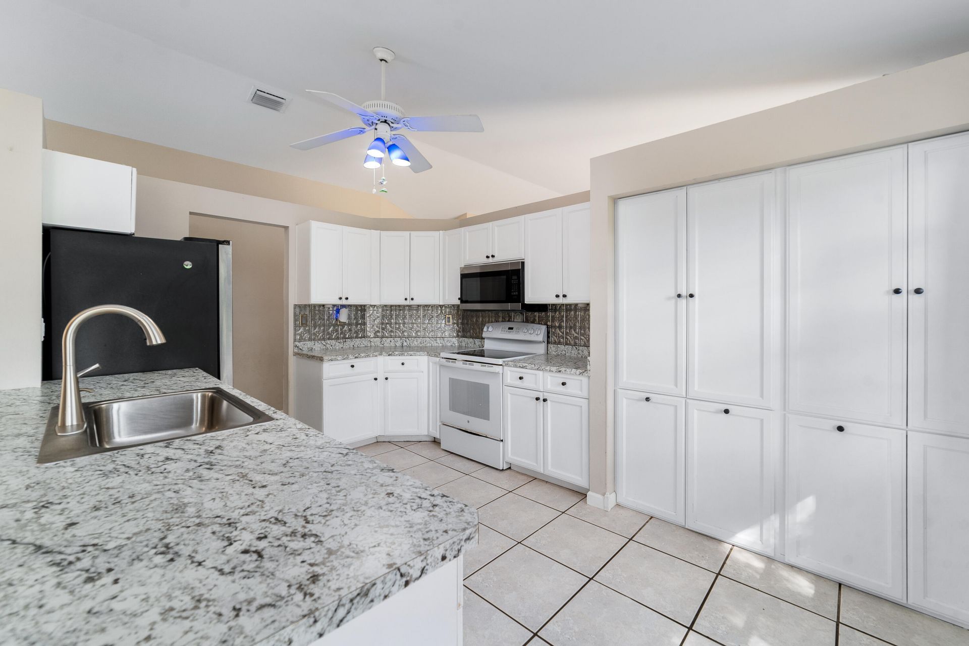 1060 Cedar Creek Way, Davie, FL 33325 Photo