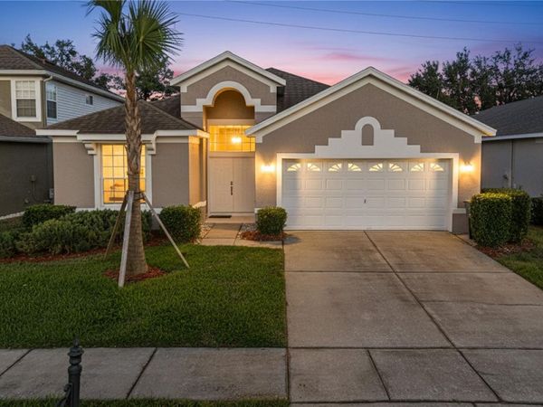 8204 FAN PALM WAY, KISSIMMEE, FL 34747