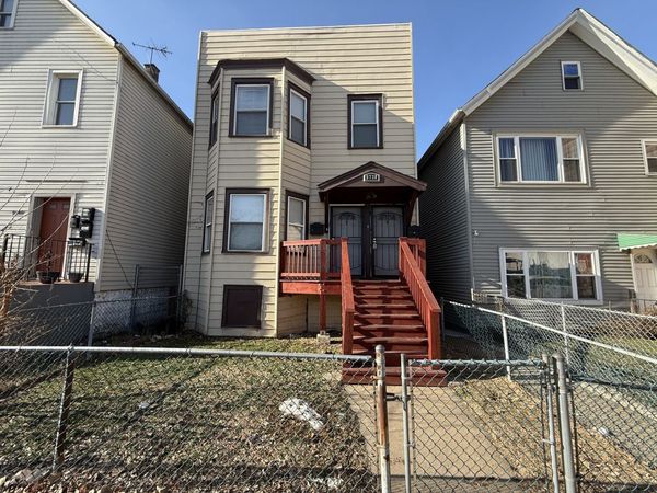 9738 S Avenue L, Unit 2, Chicago, IL 60617