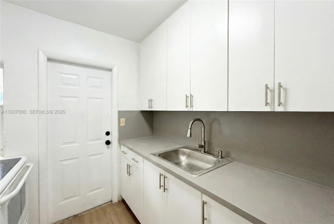 7820 Harding Ave, Miami Beach, FL 33141 Photo