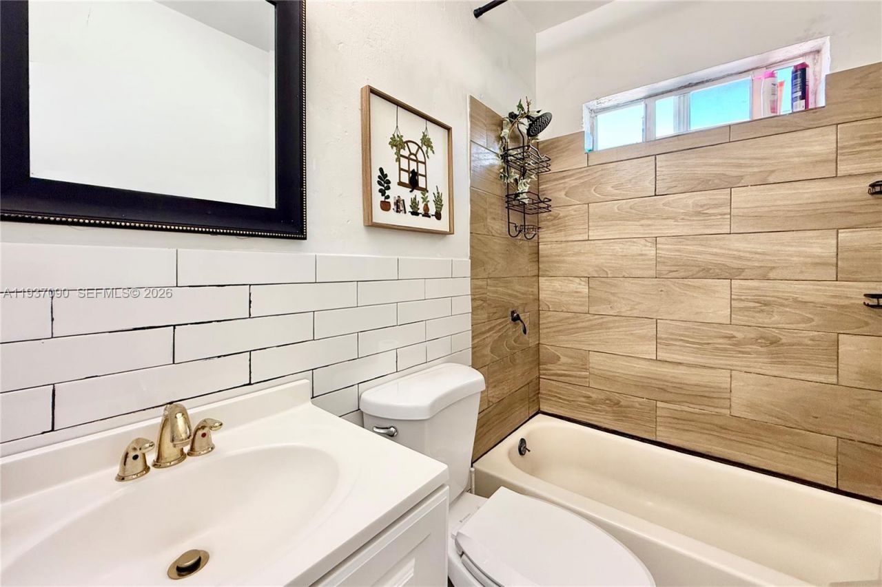 7820 Harding Ave, Miami Beach, FL 33141 Photo