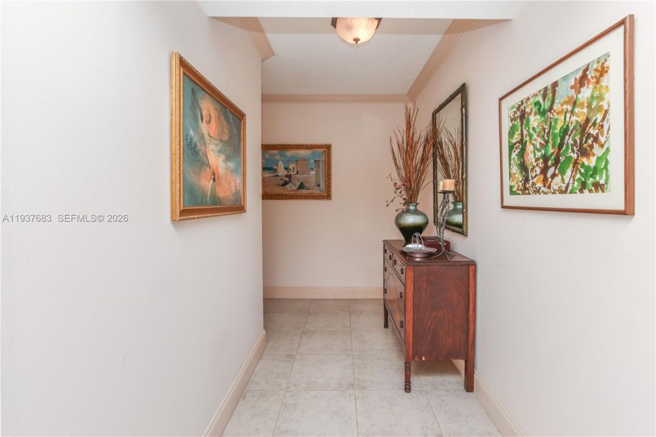 2780 NE 183rd St , Unit 901, Aventura, FL 33160 Photo