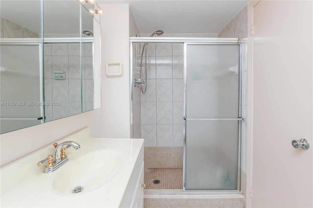 2780 NE 183rd St , Unit 901, Aventura, FL 33160 Photo