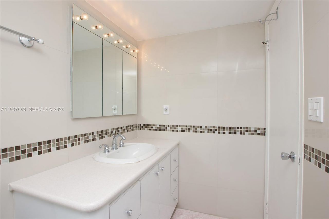 2780 NE 183rd St, Unit 901, Aventura, FL 33160 Photo