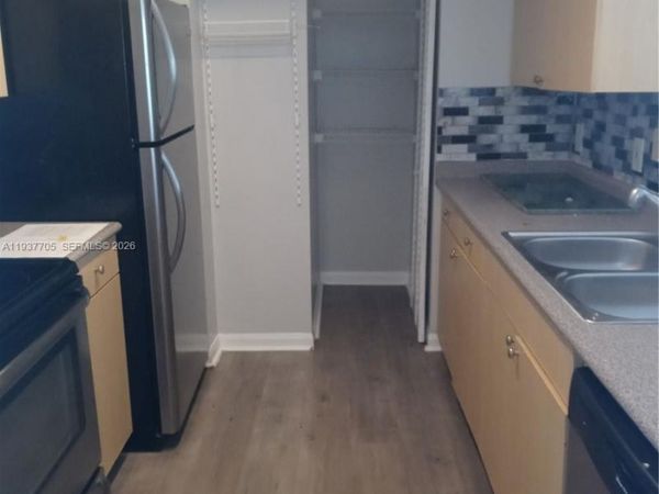 1900 Van Buren St, Unit 309B, Hollywood, FL 33020